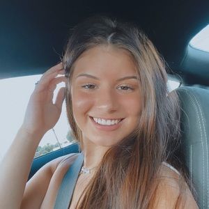 Meet your Posher, Abigail